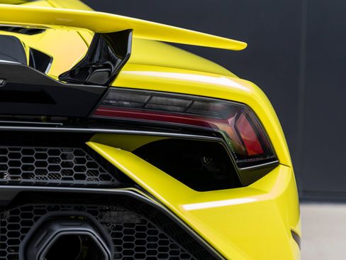 Used 2023 Lamborghini Huracan Tecnica RWD image 11