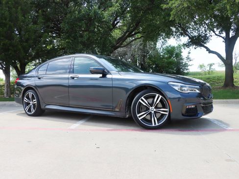 Used 2019 BMW 750i w/ Executive Package RWD image 1