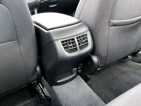 Used 2025 Chevrolet Malibu LT image 33