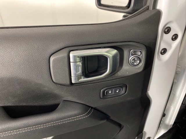 Used 2023 Jeep Wrangler Unlimited Sahara AWD/4WD image 13