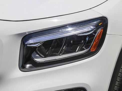 Used 2026 Mercedes-Benz GLB 250 image 7