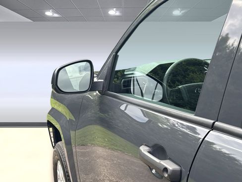Used 2024 Toyota Tacoma SR RWD image 5