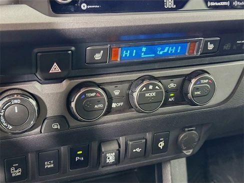 Certified 2020 Toyota Tacoma TRD Off-Road w/ TRD Premium Off Road Package image 16