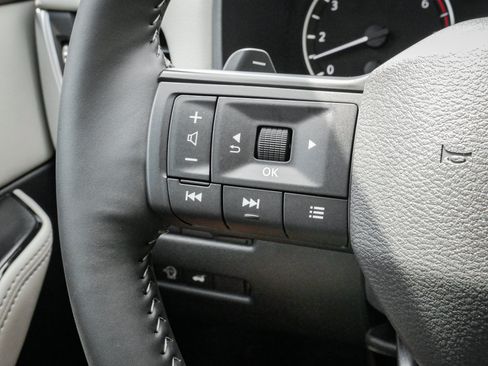 Used 2026 Nissan Rogue Dark Armor FWD image 19