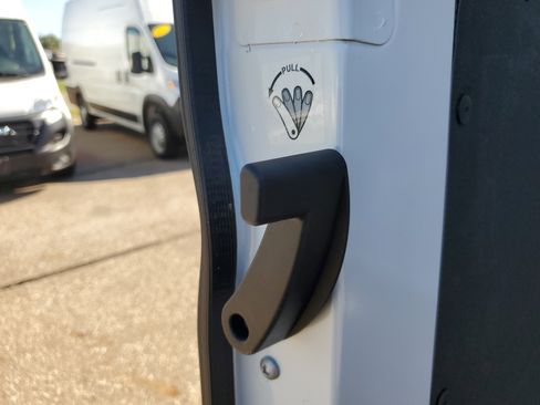 Used 2025 RAM ProMaster 2500 w/ Convenience Group image 25