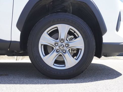 Used 2025 Toyota RAV4 LE AWD/4WD image 35