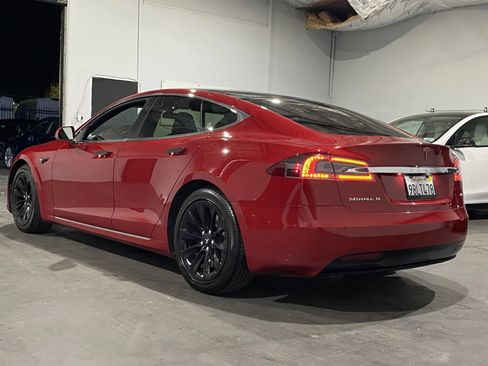 Used 2018 Tesla Model S AWD image 2