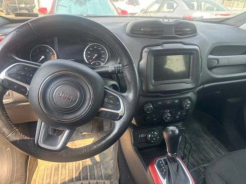 Used 2019 Jeep Renegade Trailhawk w/ Cold Weather Group II AWD/4WD image 12