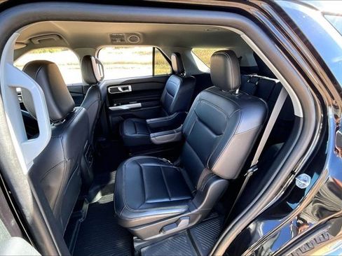 Used 2023 Ford Explorer XLT w/ Equipment Group 202A AWD/4WD image 22