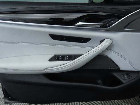 Used 2022 BMW M5 w/ Competition Package image 25