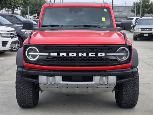 Used 2024 Ford Bronco Wildtrak image 2