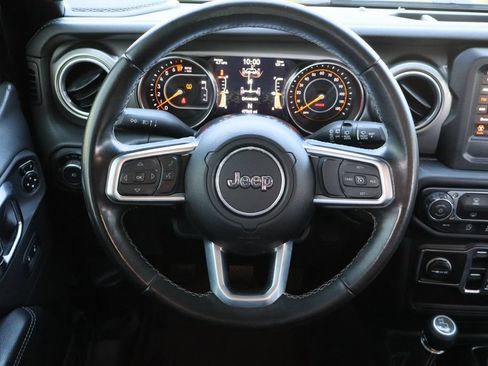 Used 2020 Jeep Wrangler Unlimited Sahara AWD/4WD image 14