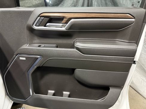 Used 2024 Chevrolet Silverado 1500 RST w/ Redline Edition AWD/4WD image 12