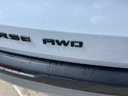 New 2026 Chevrolet Traverse Z71 w/ Enhanced Driving Package AWD/4WD image 11