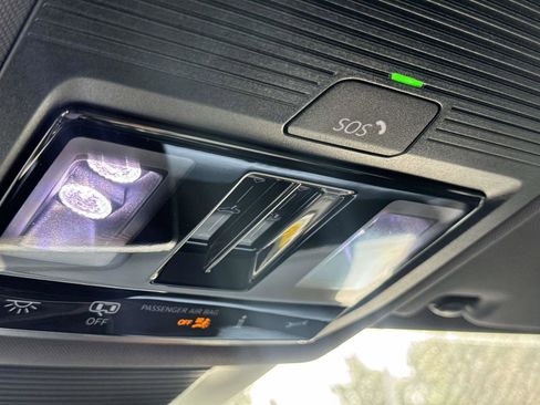 New 2026 Volkswagen Tiguan SE R-Line image 27