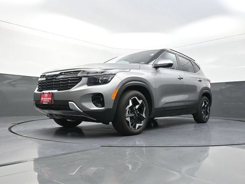 Used 2025 Kia Seltos EX w/ EX Sunroof Package FWD image 32