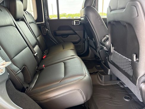 New 2026 Jeep Wrangler Unlimited Sahara AWD/4WD image 18