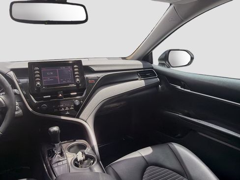 Used 2022 Toyota Camry SE w/ Convenience Package FWD image 21