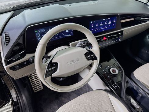 Used 2023 Kia Niro Wave w/ Wave Preserve Package image 25