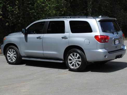 Used 2016 Toyota Sequoia Limited w/ Safety & Convenience Package image 12