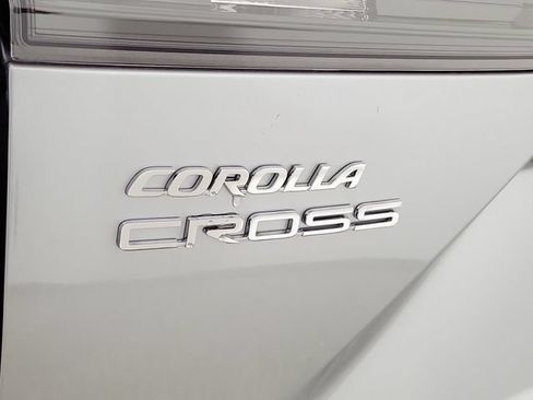 Used 2026 Toyota Corolla Cross LE w/ Moonroof Package FWD image 9