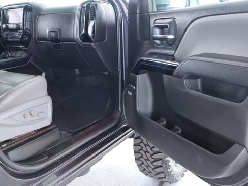 Used 2015 Chevrolet Silverado 2500 LTZ w/ Duramax Plus Package image 37