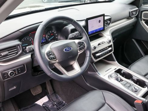Certified 2023 Ford Explorer XLT w/ Equipment Group 202A AWD/4WD image 32