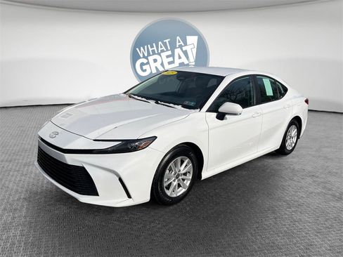 Certified 2025 Toyota Camry LE image 8