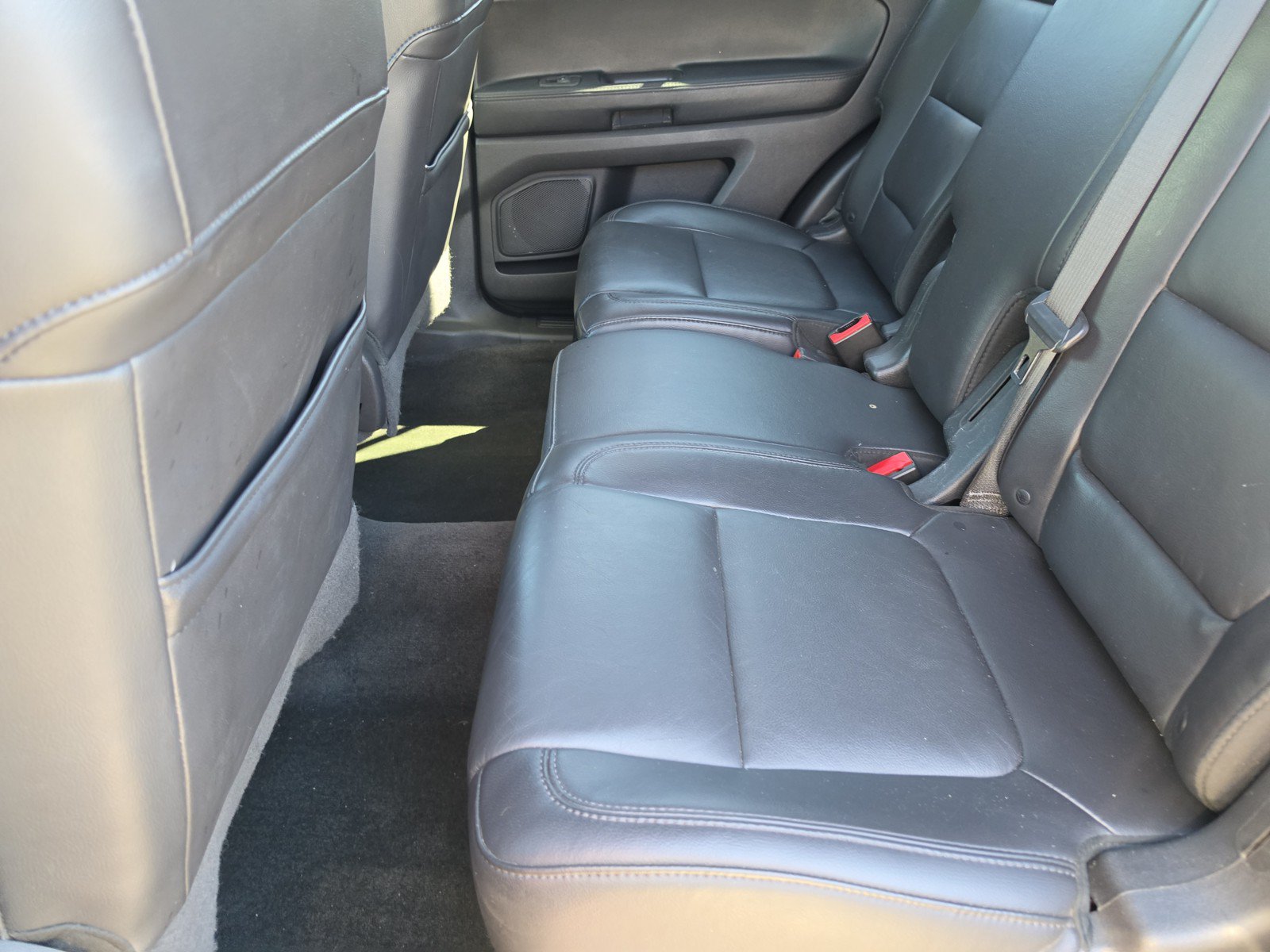 Used 2015 Ford Explorer XLT w/ Equipment Group 202B FWD image 12