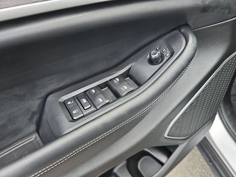 Used 2022 Jeep Grand Cherokee Limited AWD/4WD image 19