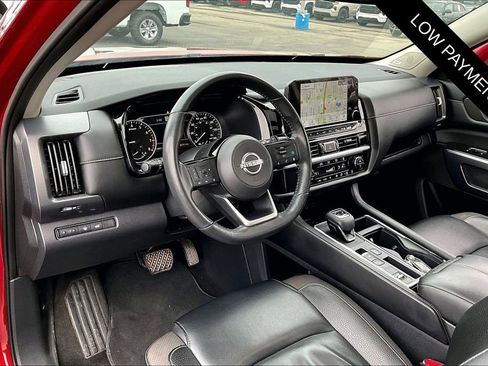 Used 2023 Nissan Pathfinder SL w/ SL Premium Package image 16