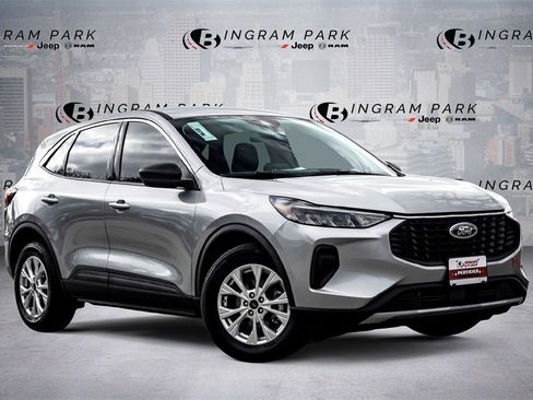 Used 2023 Ford Escape Active image 1