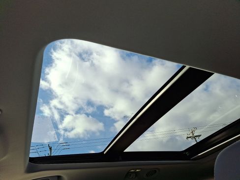 Used 2021 Ford Explorer XLT w/ Equipment Group 202A image 21