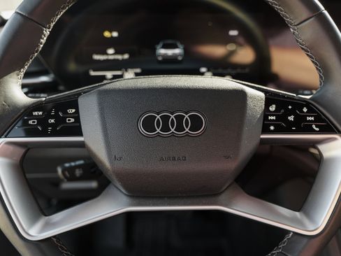 Used 2025 Audi Q5 Premium Plus w/ Premium Plus image 17