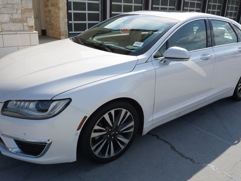 Used 2017 Lincoln MKZ Reserve w/ Technology Package FWD image 4