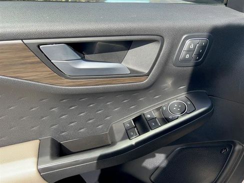 Used 2020 Ford Escape Titanium w/ Titanium Premium Package 2.0 image 11