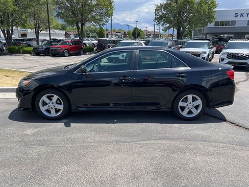 Used 2012 Toyota Camry SE FWD image 13