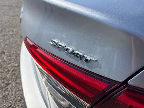 Used 2023 Honda Civic Sport image 4