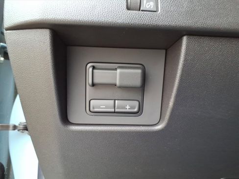 New 2026 Chevrolet Colorado W/T image 13