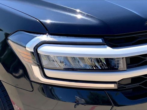 Used 2024 Ford Expedition XLT AWD/4WD image 26