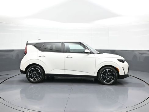 Used 2023 Kia Soul EX FWD image 5