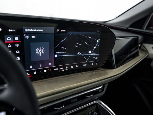 New 2025 Audi Q5 Prestige image 12