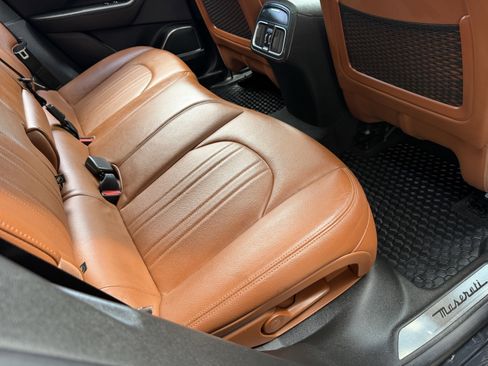 Used 2021 Maserati Levante S AWD/4WD image 19