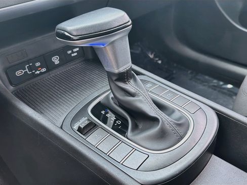 Used 2024 Hyundai Kona SEL AWD/4WD image 25
