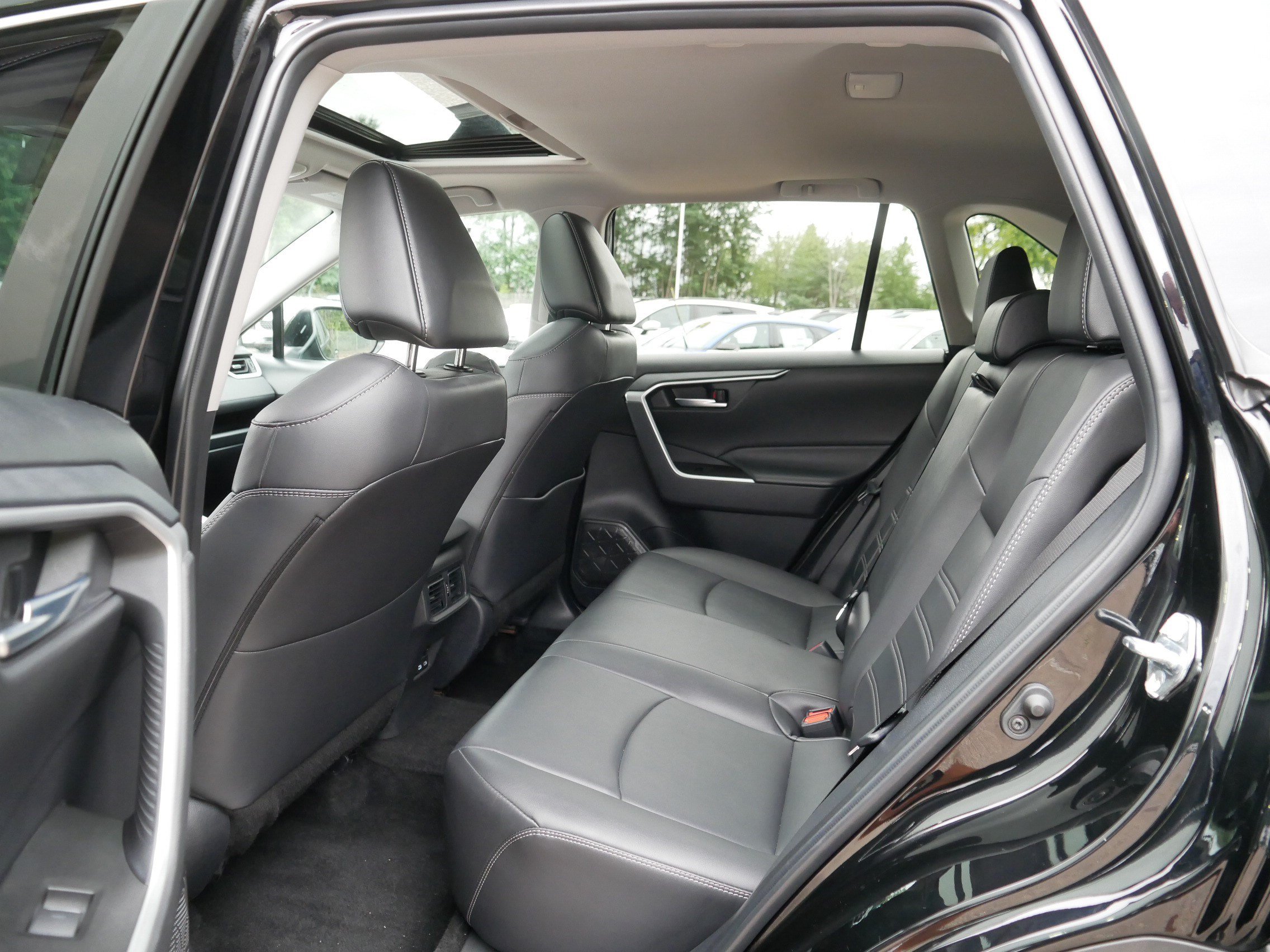 Used 2025 Toyota RAV4 XLE Premium w/ Weather Package AWD/4WD image 35