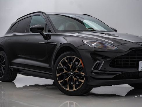Used 2023 Aston Martin DBX AWD/4WD image 2