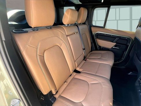 Certified 2025 Land Rover Defender 110 X-Dynamic SE image 28