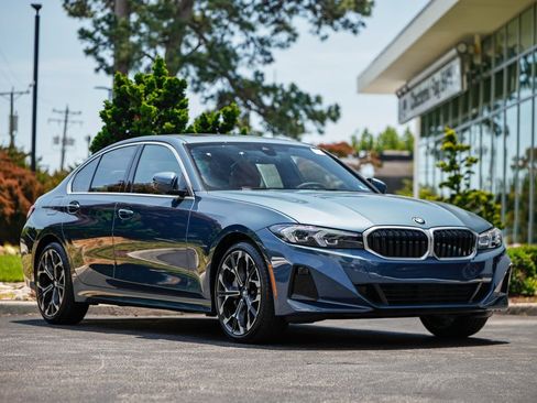 Used 2025 BMW 330i Sedan w/ M Sport Package RWD image 1
