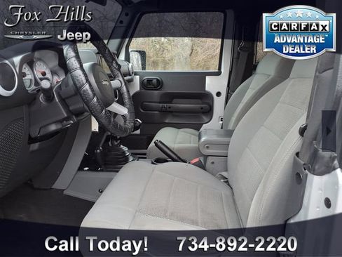 Used 2008 Jeep Wrangler Sahara w/ Dual Top Group AWD/4WD image 12