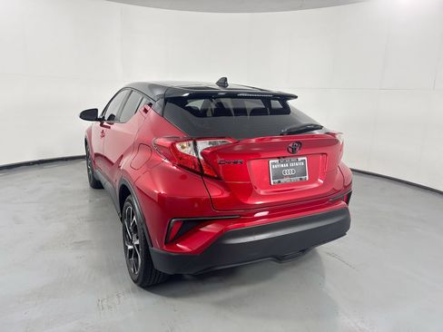 Used 2020 Toyota C-HR XLE FWD image 6